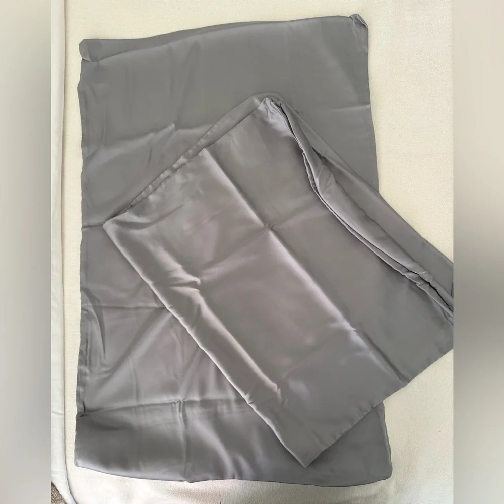 Luxurious silk Gray/silver Pillowcase Set size queen - Picture 8 of 12